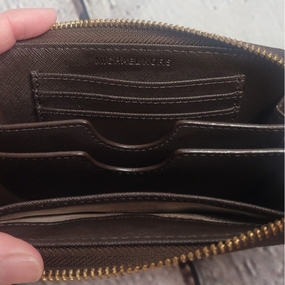 Michael Kors Jet Set Monogram Brown Wristlet - Picture 4 of 10